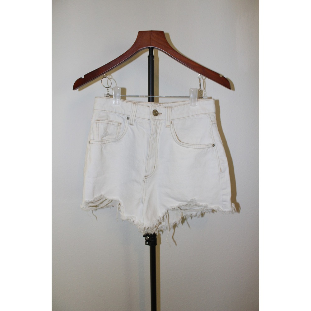 Cotton On White High Rise Mom Denim Shorts Distressed Raw Hem Women's Size 4 US